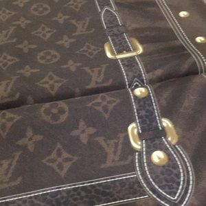 Louis Vuitton scarf